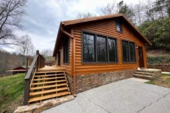 A Secluded Hideaway is located in Arts & Crafts Community of Gatlinburg